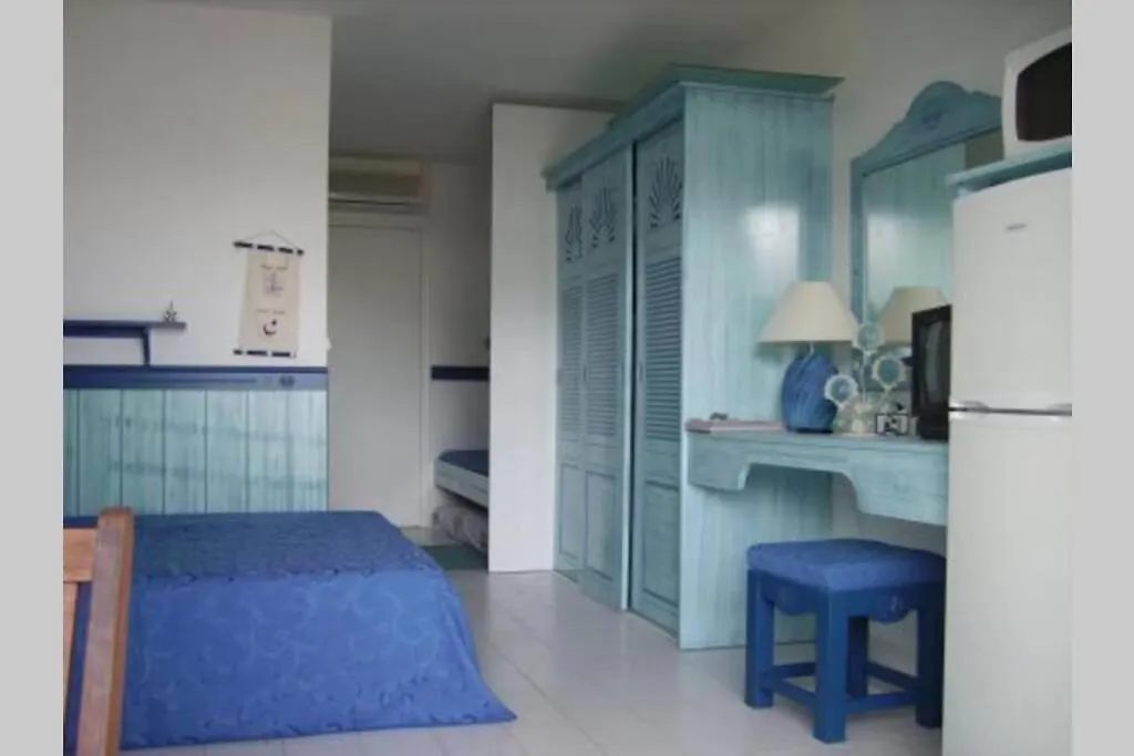 Studio Face A La Mer Le Moule Apartment